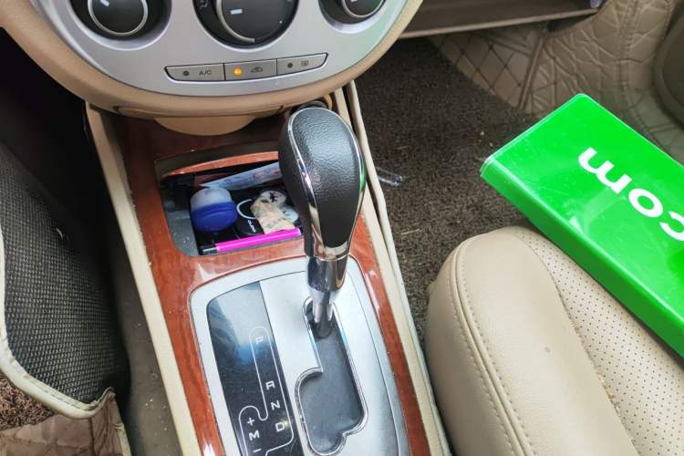Used Buick Excelle 2013 1.5L Automatic Luxury Model Gear Lever