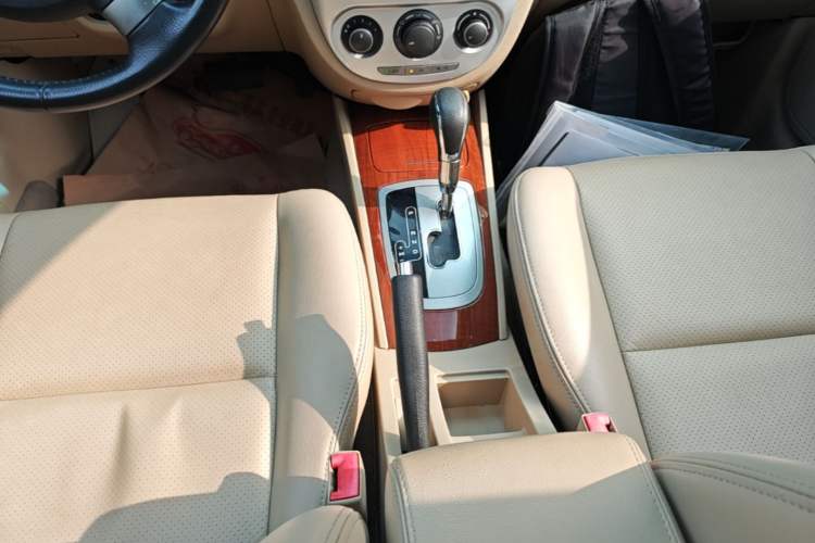 Used Buick Excelle 2013 1.5L Automatic Luxury Model Gear Lever