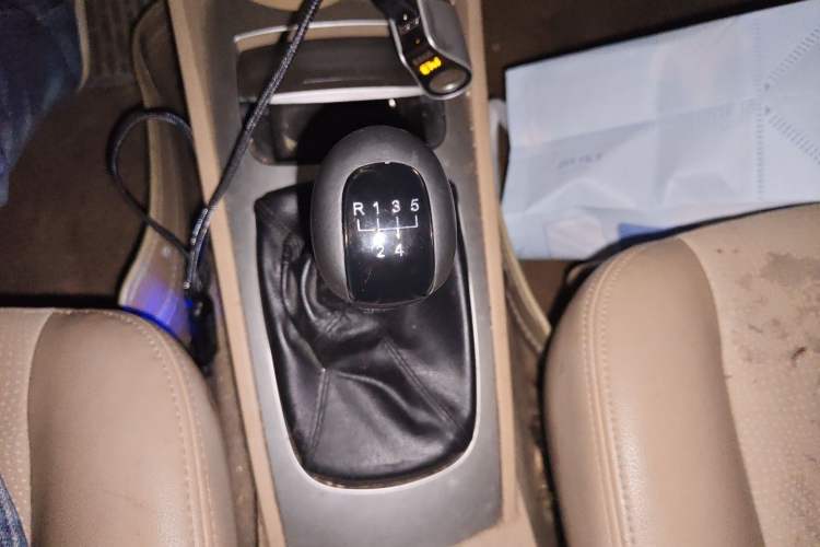 Used Buick Excelle 2013 1.5L Manual Classic Model Gear Lever