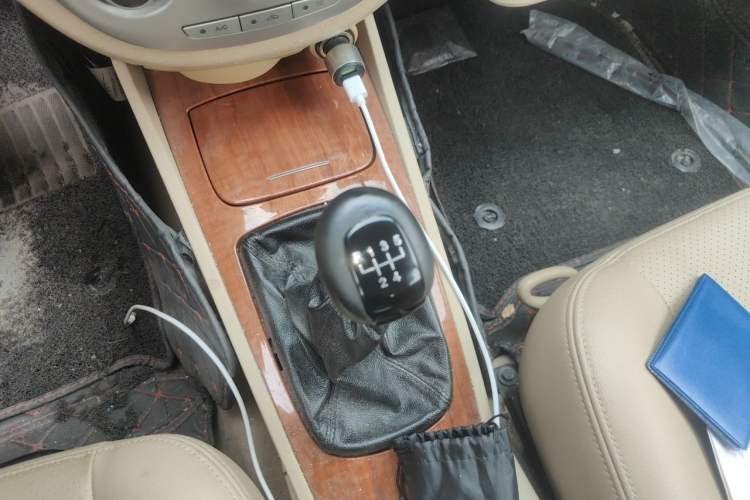 Used Buick Excelle 2013 1.5L Manual Luxury Model Gear Lever