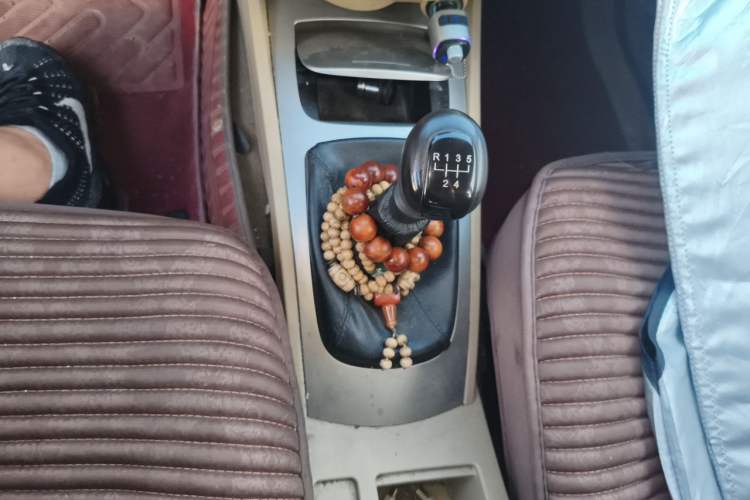 Used Buick Excelle 2013 1.5L Manual Classic Model Gear Lever