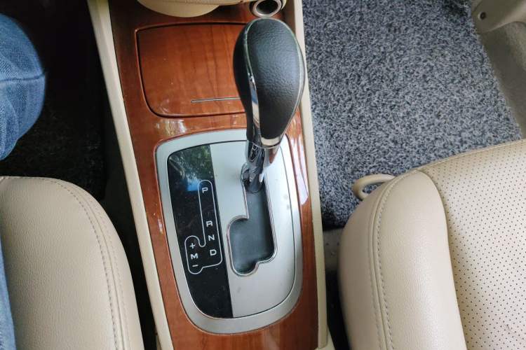 Used Buick Excelle 2013 1.5L Automatic Luxury Model Gear Lever