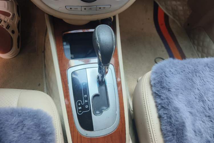 Used Buick Excelle 2013 1.5L Automatic Luxury Model Gear Lever