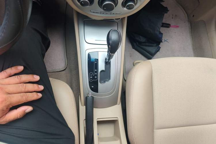 Used Buick Excelle 2013 1.5L Automatic Classic Model Gear Lever