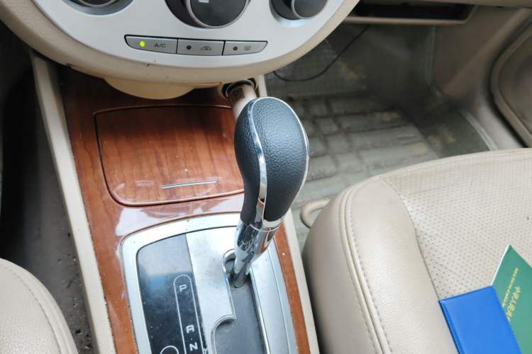 Used Buick Excelle 2013 1.5L Automatic Luxury Model Gear Lever