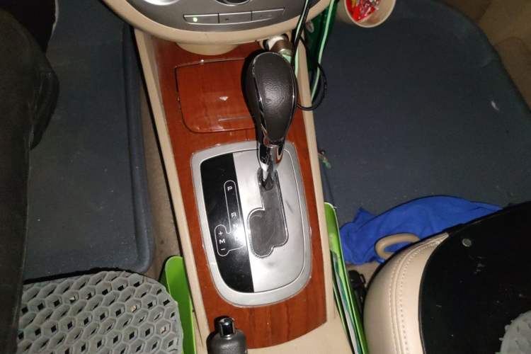 Used Buick Excelle 2013 1.5L Automatic Luxury Model Gear Lever