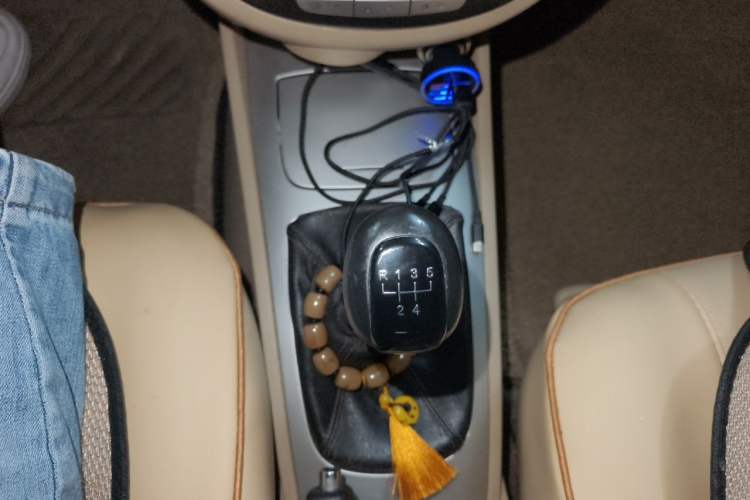 Used Buick Excelle 2013 1.5L Manual Classic Model Gear Lever