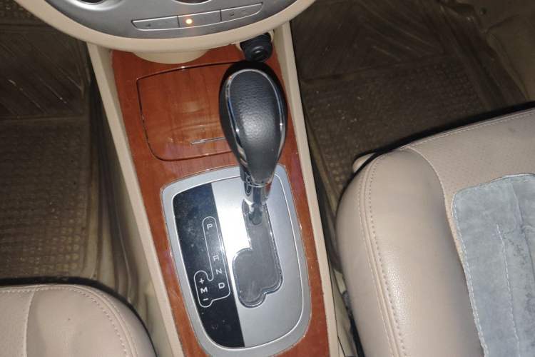 Used Buick Excelle 2013 1.5L Automatic Luxury Model Gear Lever