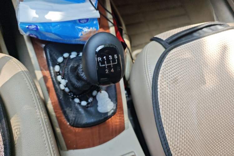 Used Buick Excelle 2013 1.5L Manual Luxury Model Gear Lever