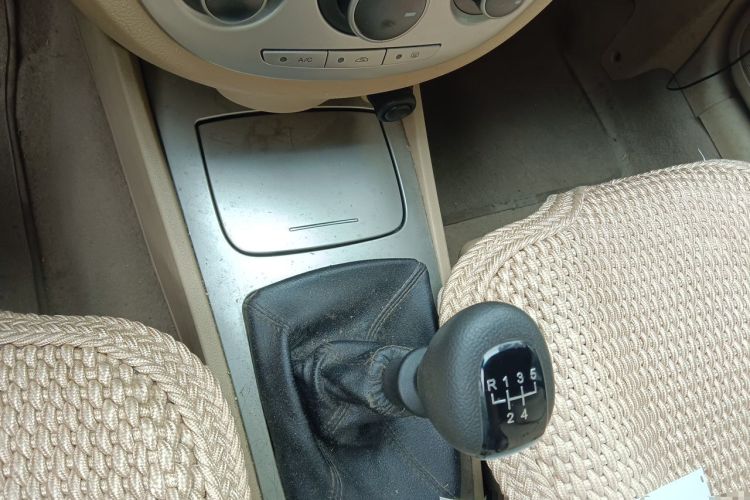 Used Buick Excelle 2013 1.5L Manual Classic Model Gear Lever