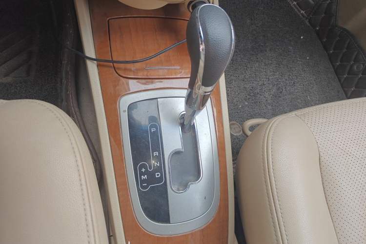 Used Buick Excelle 2013 1.5L Automatic Luxury Model Gear Lever