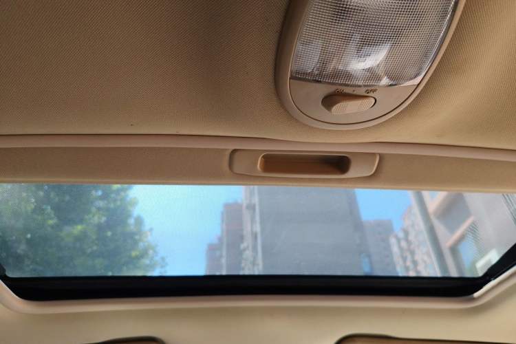 Used Buick Excelle 2013 1.5L Manual Classic Model Headliner