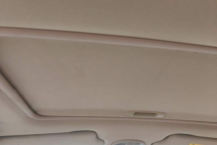 Used Buick Excelle 2013 1.5L Manual Classic Model Headliner