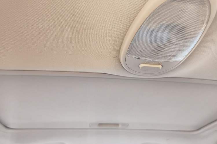 Used Buick Excelle 2013 1.5L Manual Classic Model Headliner