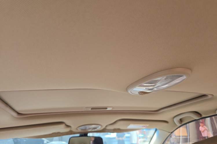 Used Buick Excelle 2013 1.5L Manual Classic Model Headliner