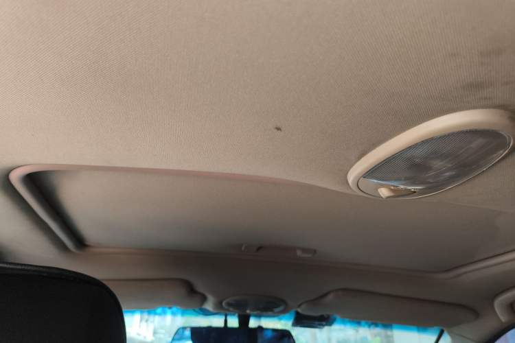 Used Buick Excelle 2013 1.5L Manual Luxury Model Headliner