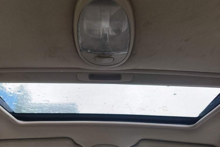 Used Buick Excelle 2013 1.5L Manual Classic Model Headliner