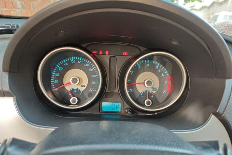 Used Buick Excelle 2013 1.5L Manual Classic Model Instrument Cluster