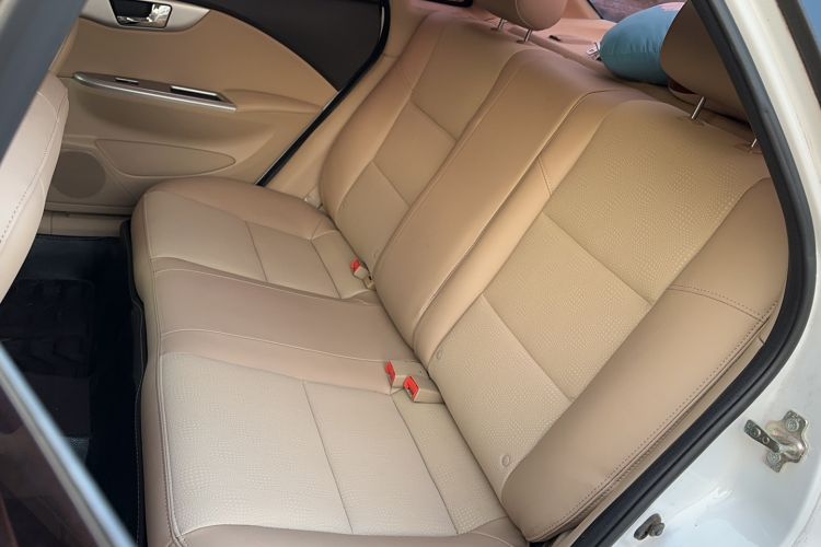 Used Buick Excelle 2013 1.5L Manual Classic Model Interior 1