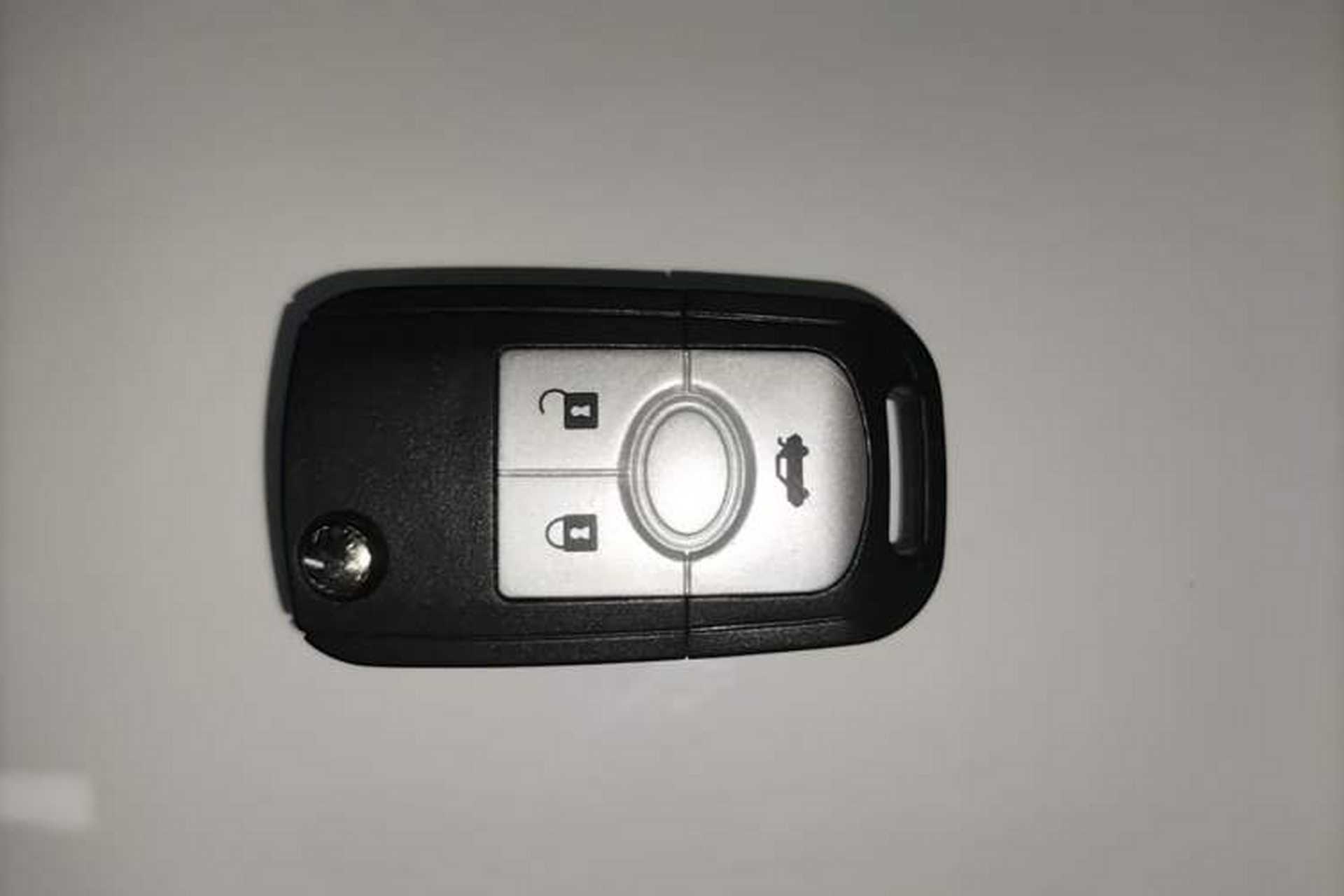 Used Buick Excelle 2013 1.5L Manual Classic Model Interior 1
