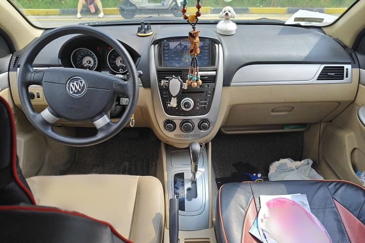 Used Buick Excelle 2013 1.5L Automatic Classic Model Interior 2