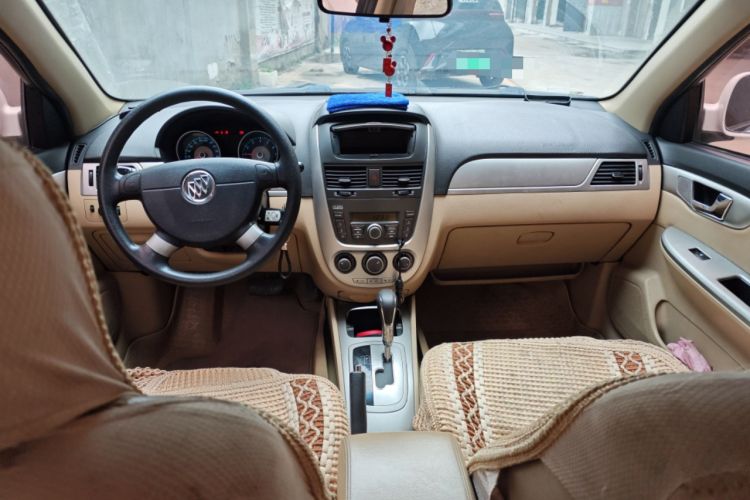Used Buick Excelle 2013 1.5L Automatic Classic Model Interior 2