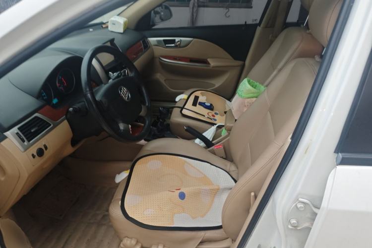 Used Buick Excelle 2013 1.5L Manual Luxury Model Left Front Seat