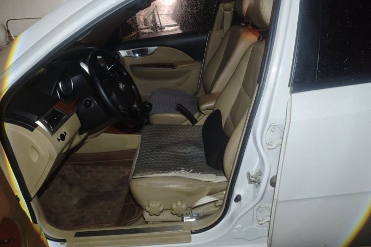 Used Buick Excelle 2013 1.5L Manual Luxury Model Left Front Seat