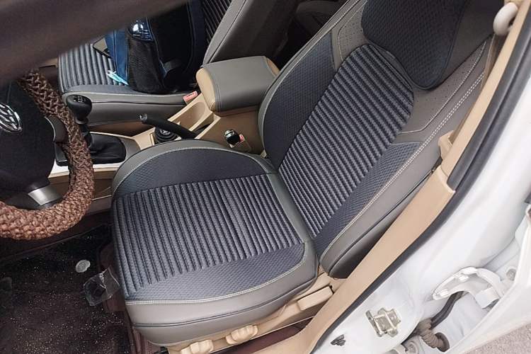 Used Buick Excelle 2013 1.5L Manual Classic Model Left Front Seat