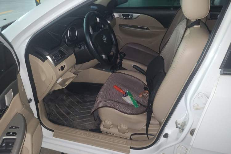 Used Buick Excelle 2013 1.5L Manual Classic Model Left Front Seat