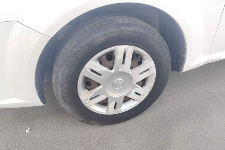 Used Buick Excelle 2013 1.5L Automatic Classic Model Left Front Wheel Hub