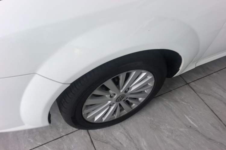 Used Buick Excelle 2013 1.5L Manual Luxury Model Left Front Wheel Hub
