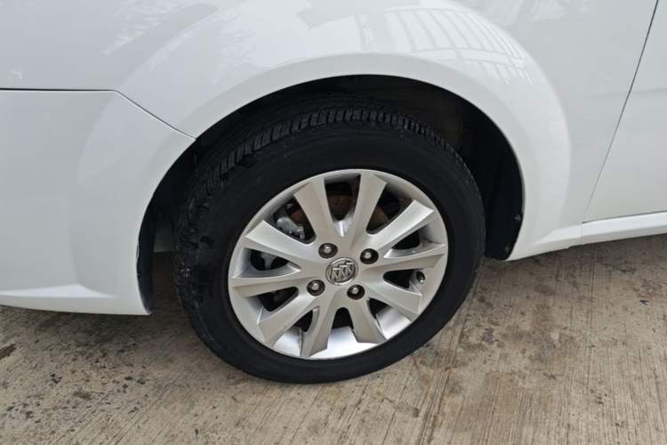 Used Buick Excelle 2013 1.5L Automatic Luxury Model Left Front Wheel Hub