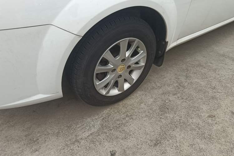 Used Buick Excelle 2013 1.5L Automatic Classic Model Left Front Wheel Hub