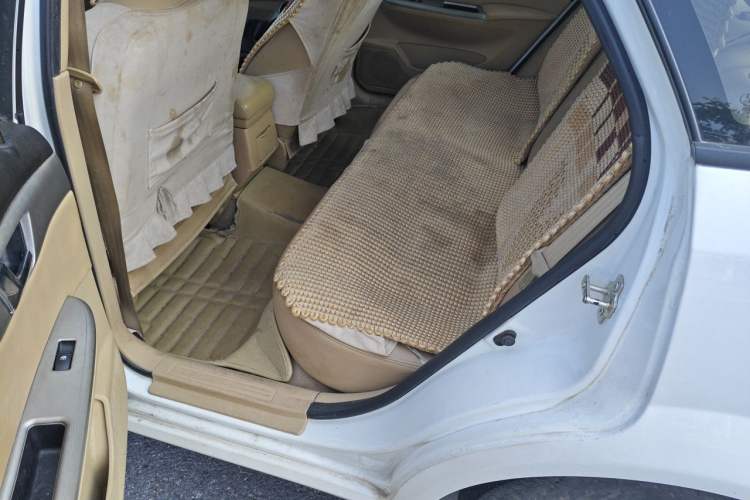 Used Buick Excelle 2013 1.5L Automatic Classic Model Left Rear Seat