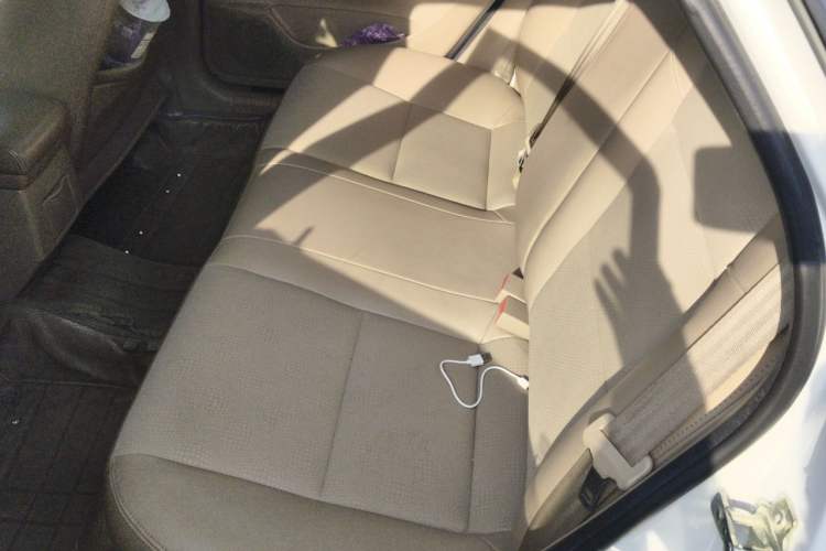 Used Buick Excelle 2013 1.5L Automatic Classic Model Left Rear Seat