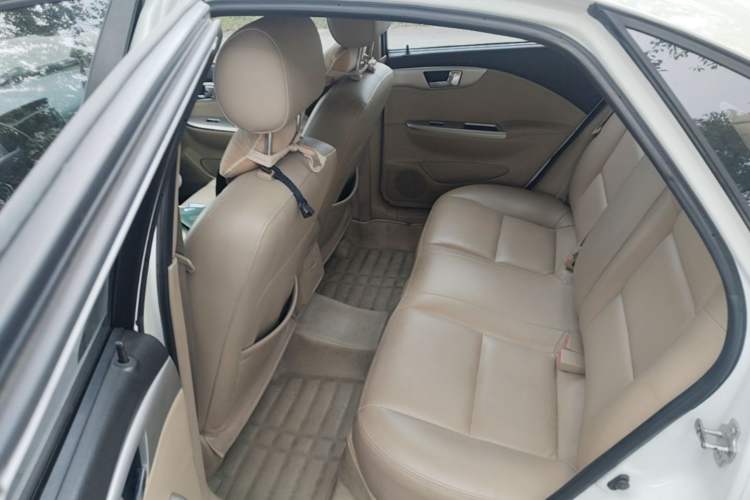 Used Buick Excelle 2013 1.5L Automatic Classic Model Left Rear Seat