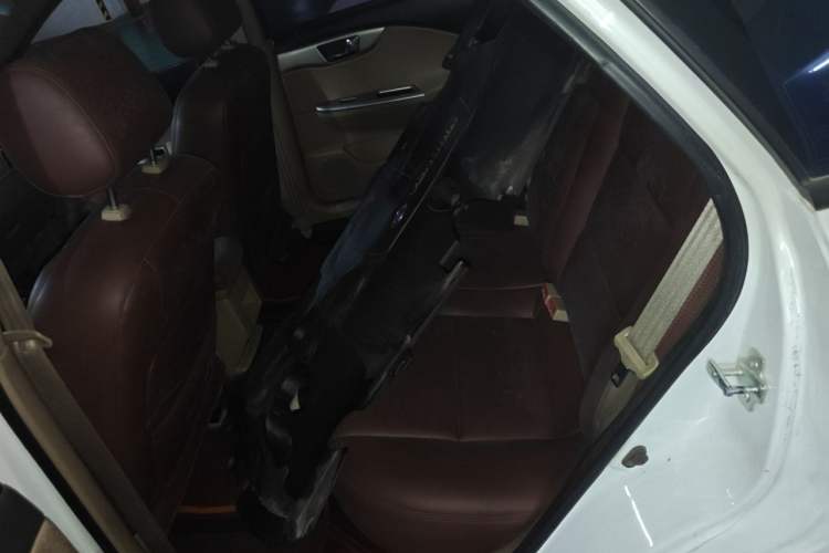 Used Buick Excelle 2013 1.5L Manual Classic Model Left Rear Seat