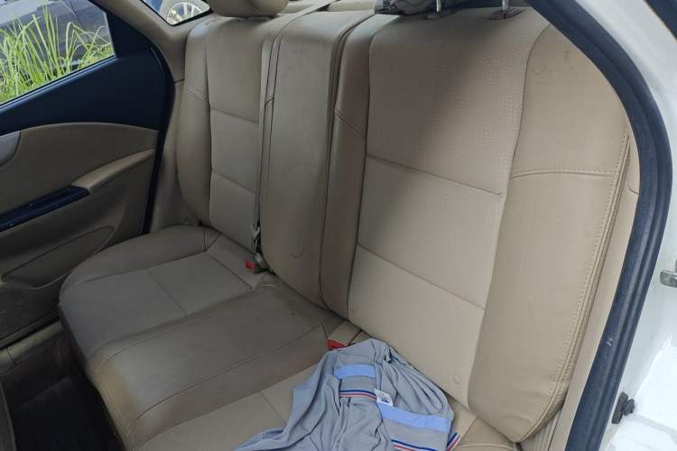 Used Buick Excelle 2013 1.5L Automatic Classic Model Left Rear Seat