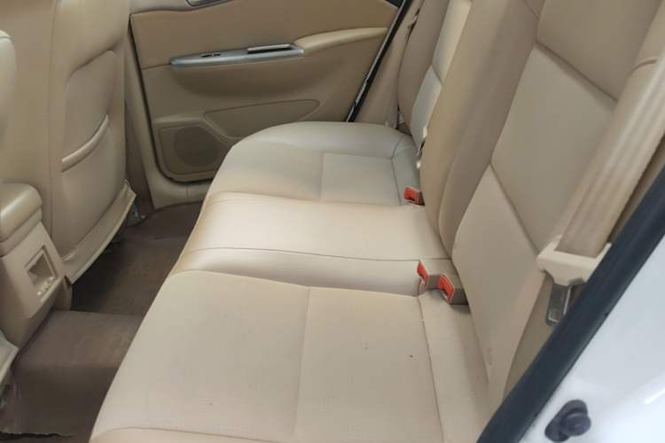Used Buick Excelle 2013 1.5L Automatic Classic Model Left Rear Seat