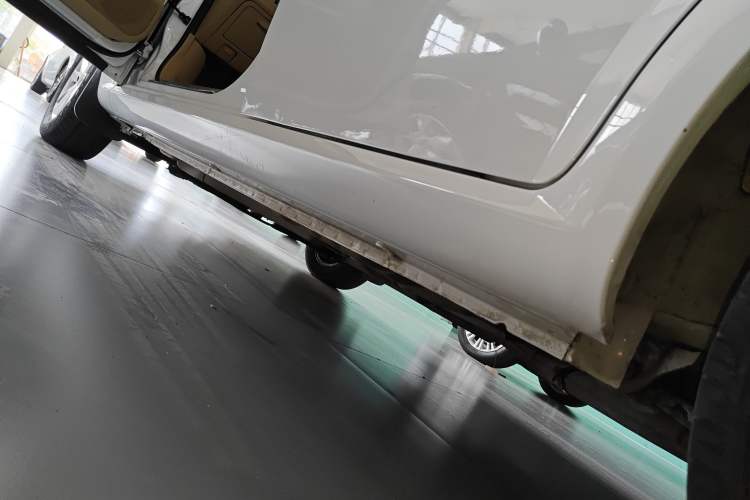 Used Buick Excelle 2013 1.5L Automatic Classic Model Left Side Sill