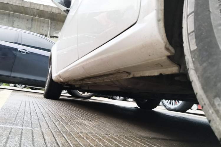 Used Buick Excelle 2013 1.5L Automatic Classic Model Left Side Sill
