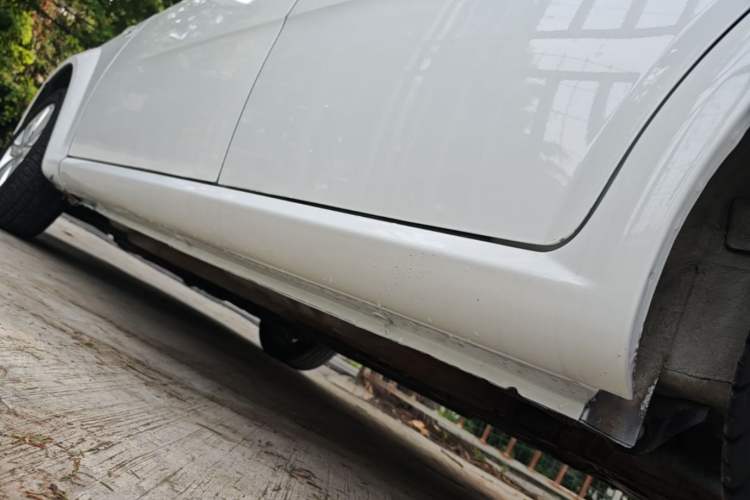 Used Buick Excelle 2013 1.5L Automatic Luxury Model Left Side Sill