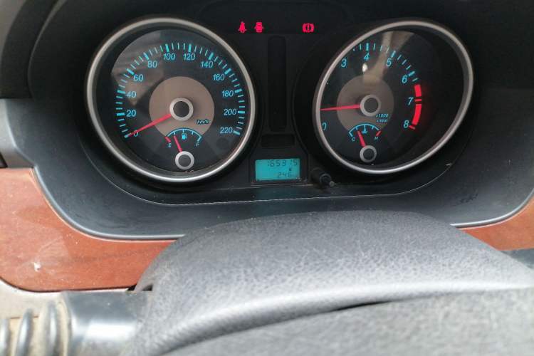 Used Buick Excelle 2013 1.5L Manual Luxury Model Odometer Close Up