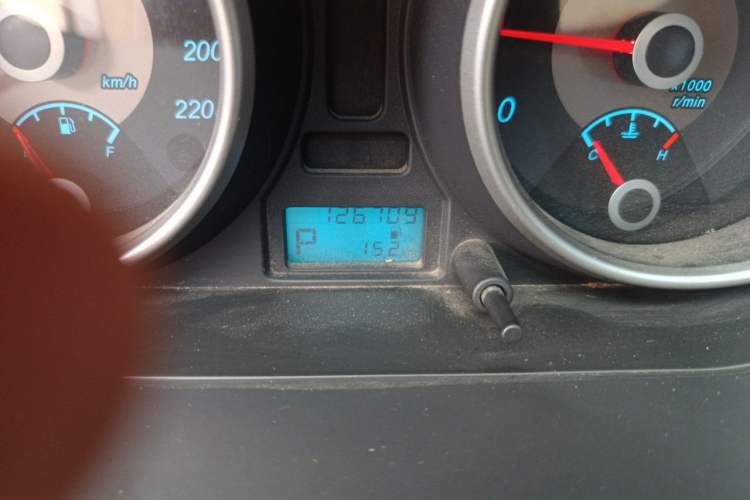 Used Buick Excelle 2013 1.5L Automatic Classic Model Odometer Close Up