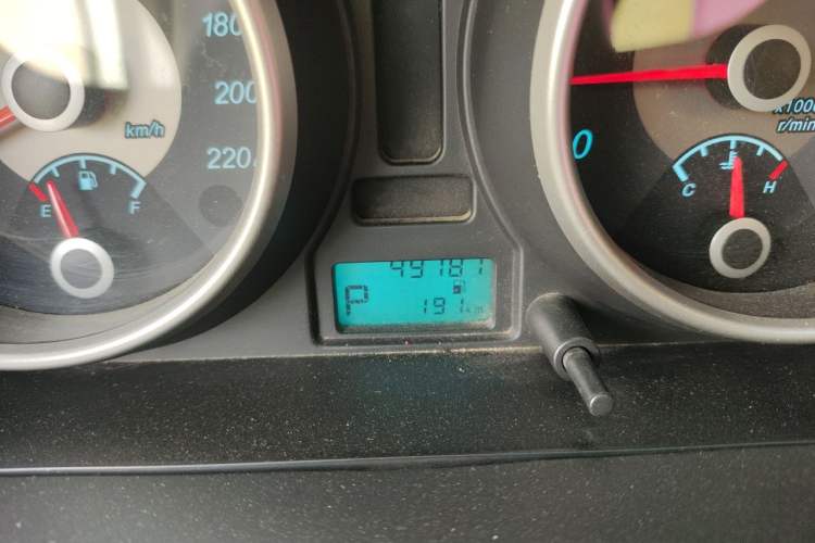 Used Buick Excelle 2013 1.5L Automatic Classic Model Odometer Close Up