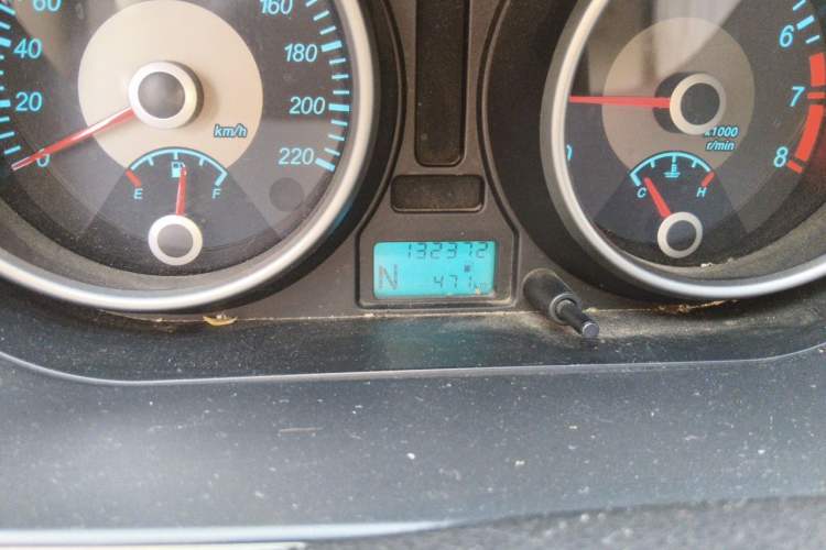 Used Buick Excelle 2013 1.5L Automatic Classic Model Odometer Close Up