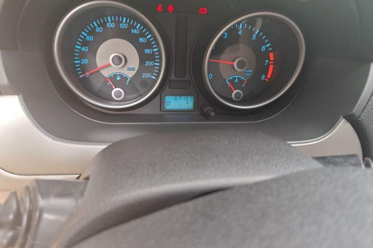 Used Buick Excelle 2013 1.5L Automatic Classic Model Odometer Close Up