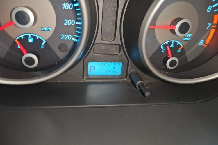 Used Buick Excelle 2013 1.5L Automatic Classic Model Odometer Close Up