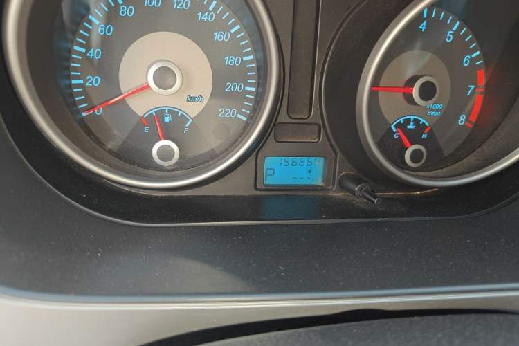 Used Buick Excelle 2013 1.5L Automatic Classic Model Odometer Close Up
